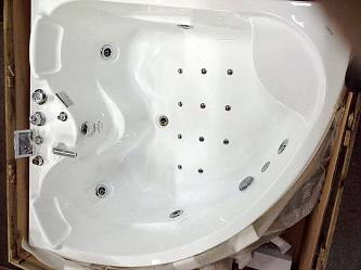 Gemy G9041 K акриловая ванна 1500x1500