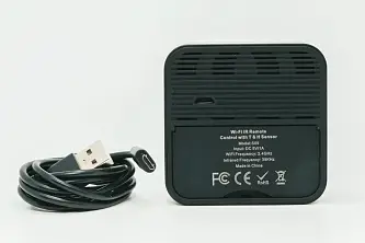 Izba Tech Умный датчик температуры влажности и ИК пульт с голосовым управлением 5в1 c WiFi 0059-2